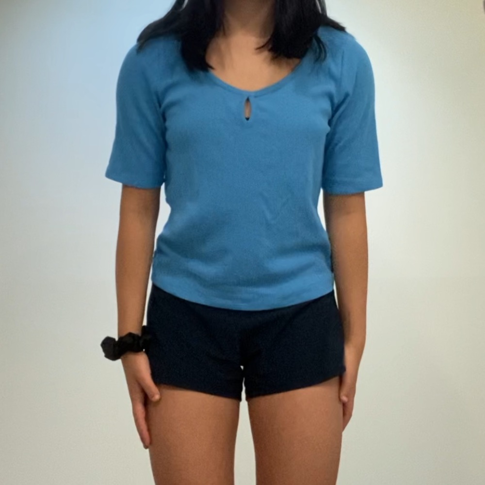 EVERLANE KEYHOLE RIBBED TOP